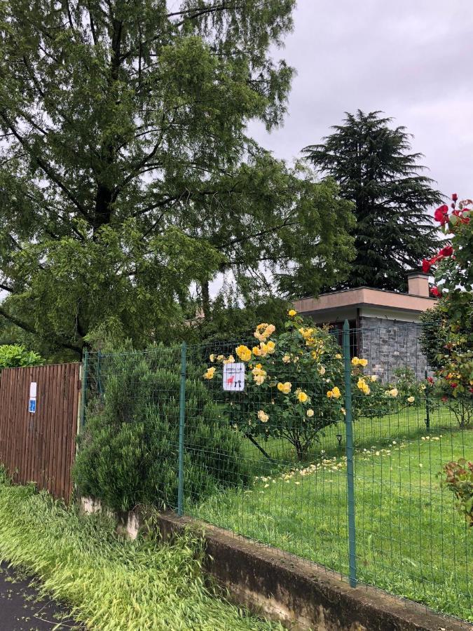 Casa Gaiani Villetta In Riva Al Lago Vista Mozzafiato Varano Borghi Exterior photo